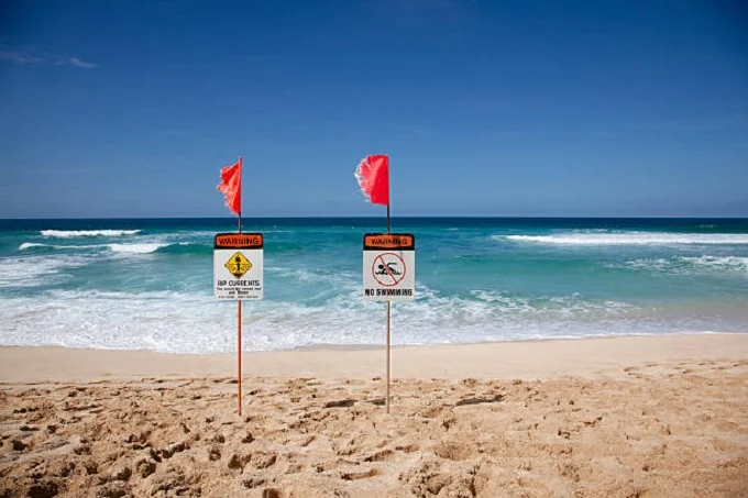 Beautiful but dangerous:7 beaches you should stay away from