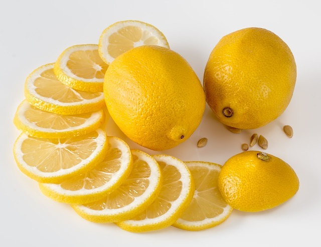 5 reasons to put two slices of lemon at night, next to your bed