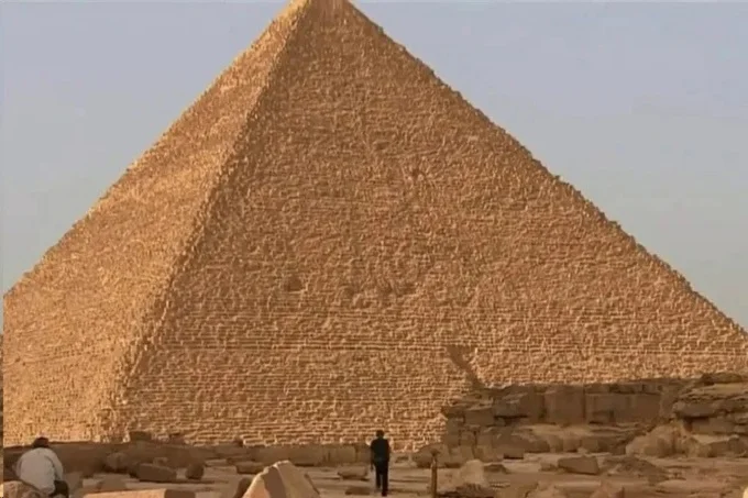 How the blocks were delivered to the pyramid of Cheops: engineering tricks