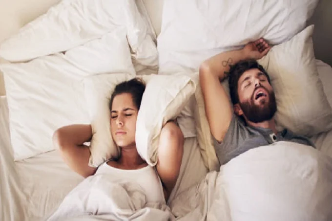 17 annoying things boyfriends do