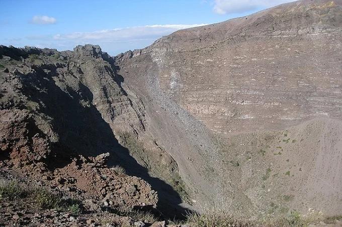 What happens if Mount Vesuvius erupts again?
