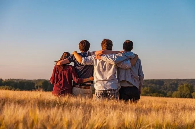 6 reasons why it's hard for us to make new friends