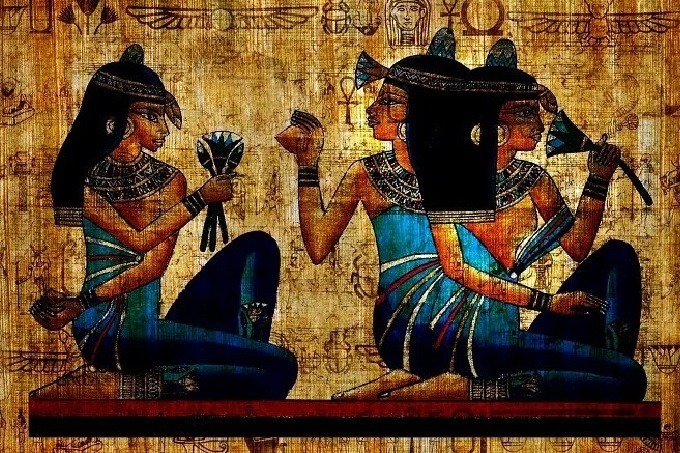 Headdresses are traced on sketches from the feasts of the Egyptians