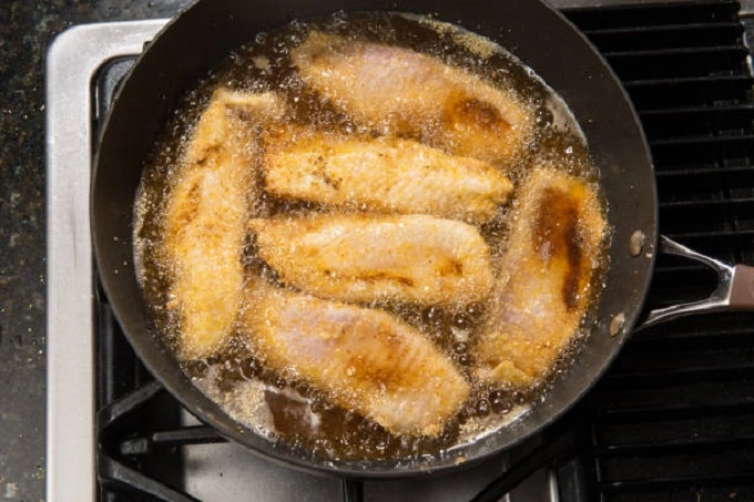 How to fry fish without sticking to the pan
