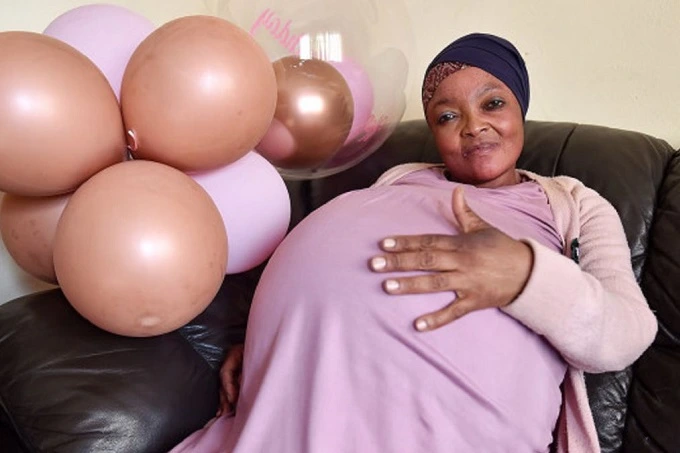 African woman gives birth to 10 babies