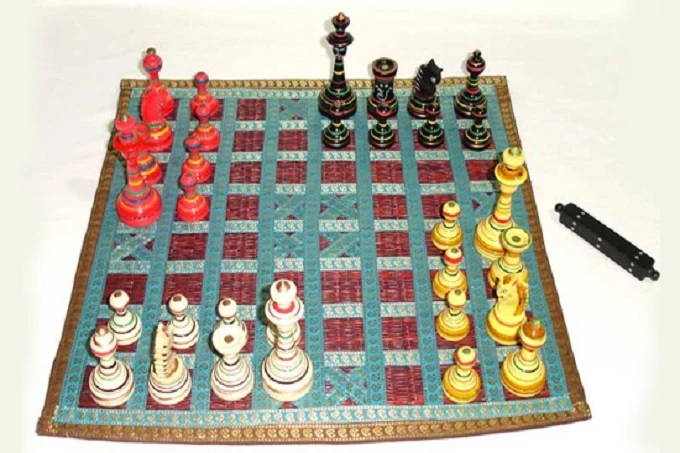 How were board games in ancient times and  which ones are still popular