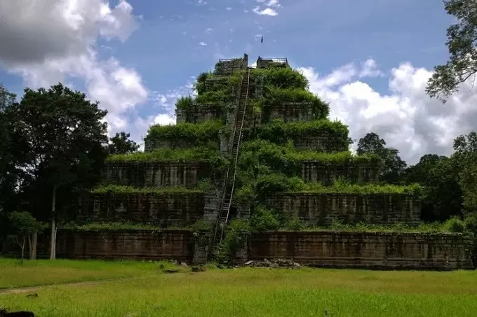Koh Ker Pyramid of Death: How a “Mexican Pyramid” appeared in Cambodia