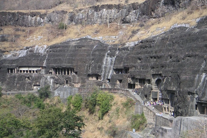 What secrets do the Buddhist caves of Ajanta keep: a temple abandoned for 1500 years in India