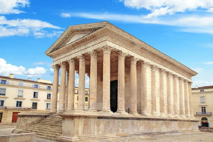 Pantheon Rome and other roman architectures outside Rome that can be seen today