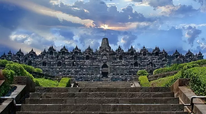 Borobudur is an ancient structure comparable to the Cheops pyramid in terms of high construction technology