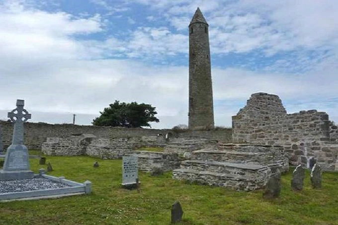 What secrets of history are kept by the famous round towers of Ireland