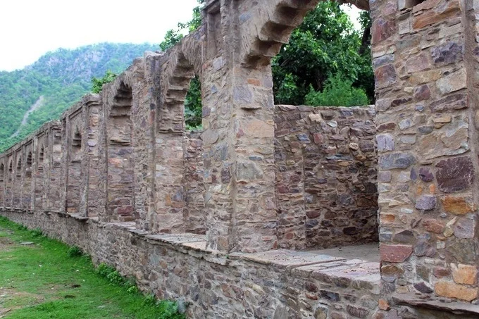 Some ruined stores in the Entrance to the Bhangarh fort