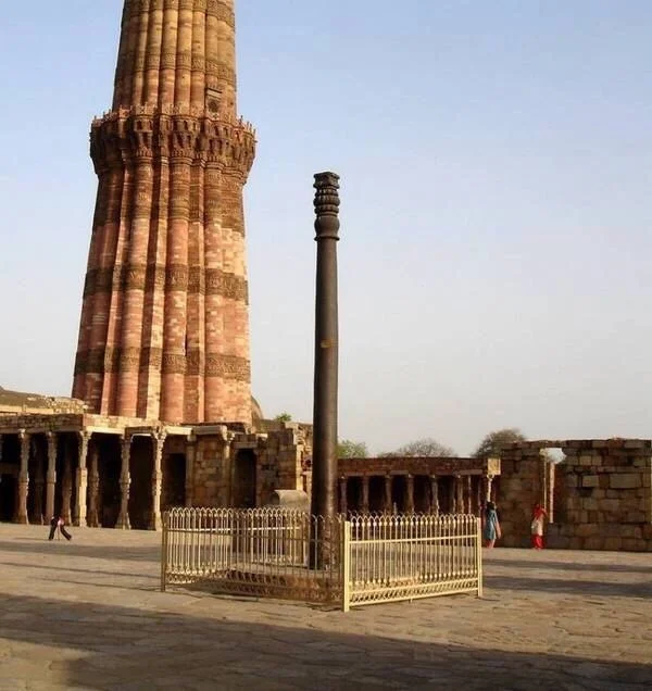iron pillar at Qutub Minar