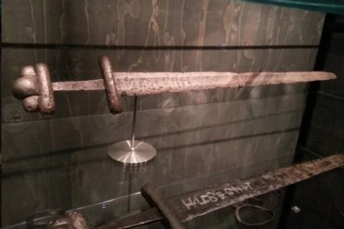Ulfberht: Ancient Viking swords made with high technology