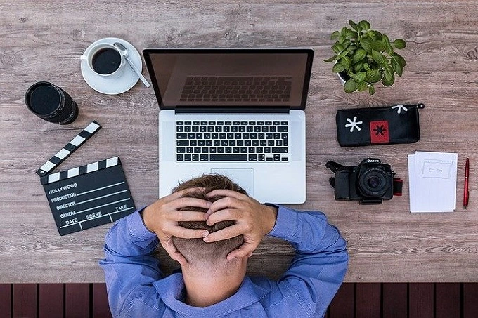 6 work burnout symptoms and what to do about it