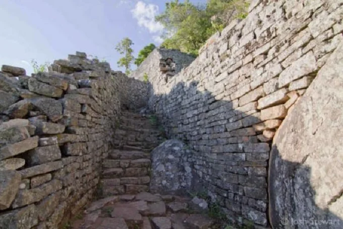 The stairs inside great Zimbabwe
