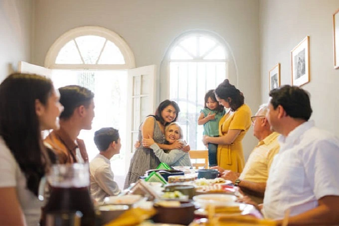 10 best ways to ruin a family reunion