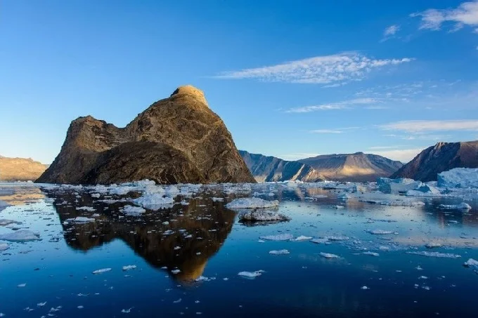 Incredible Ghost Islands - an Arctic Mystery