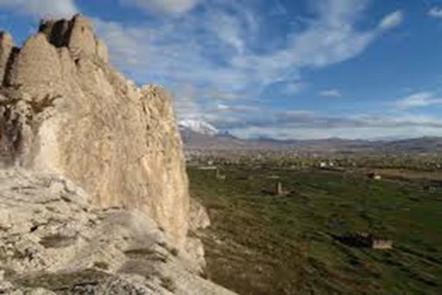 Tushpa Fortress (Van), the capital of Urartu. It is located on the shores of Lake Van in eastern Turkey
