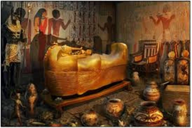 Drawings and household items in the tombs of the kings