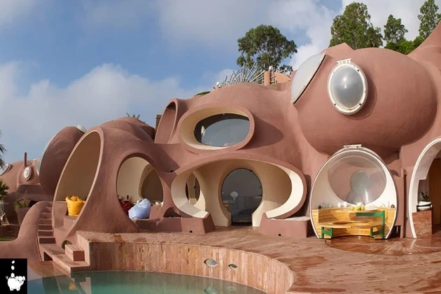 Bubble House (Cannes, France)