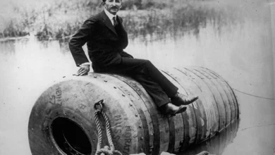 Bobby Leach,an artist from Barnum's Circus, overcame a waterfall in a metal barrel