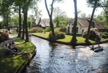 Giethoorn, the Netherlands — village without roads