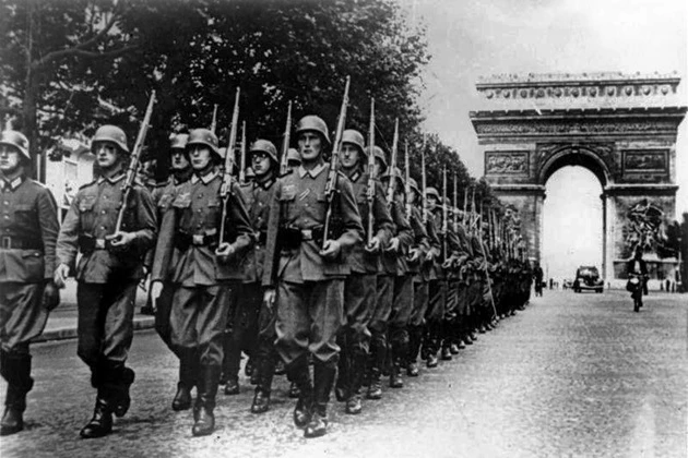 German troops enter Paris