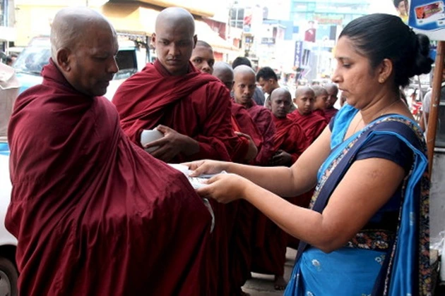 Begging monks: the very first komuso