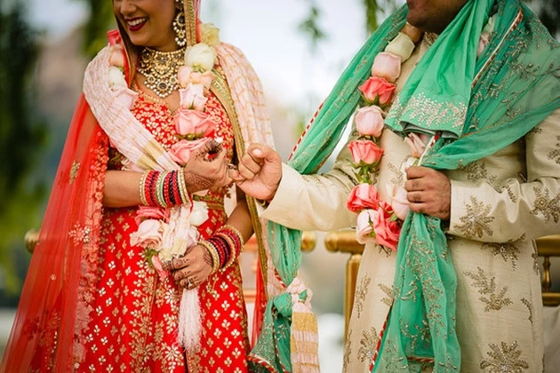 In India, the dowry tradition has been preserved, which makes it difficult to quickly marry off daughters.