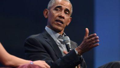 Trump lashes out again: Obama was a very incompetent president