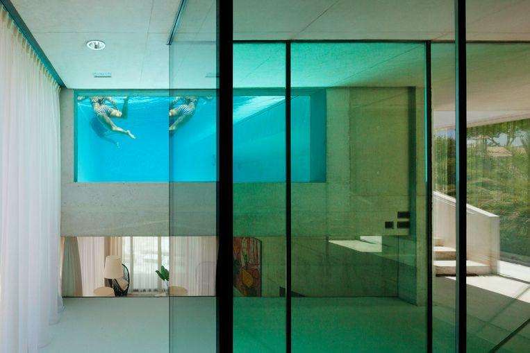 You’ve never seen this: Spanish villa with pool that floats above terrace